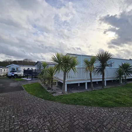 Palm Trees And The Sea 假日公园 Reighton
